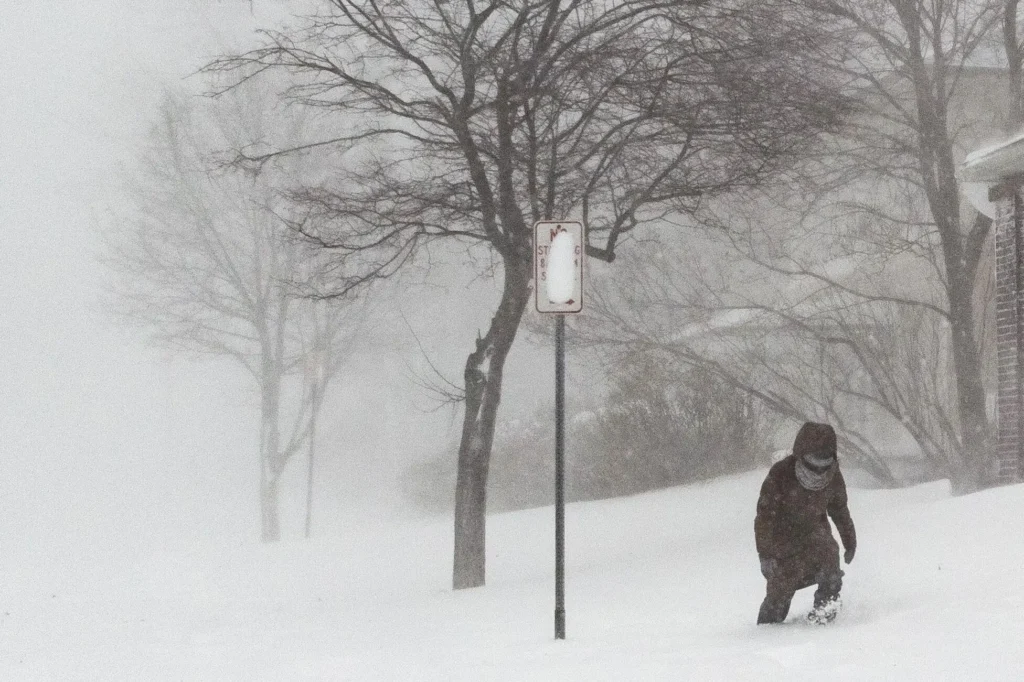 a snowstorm is coming to denver on christmas weekend.