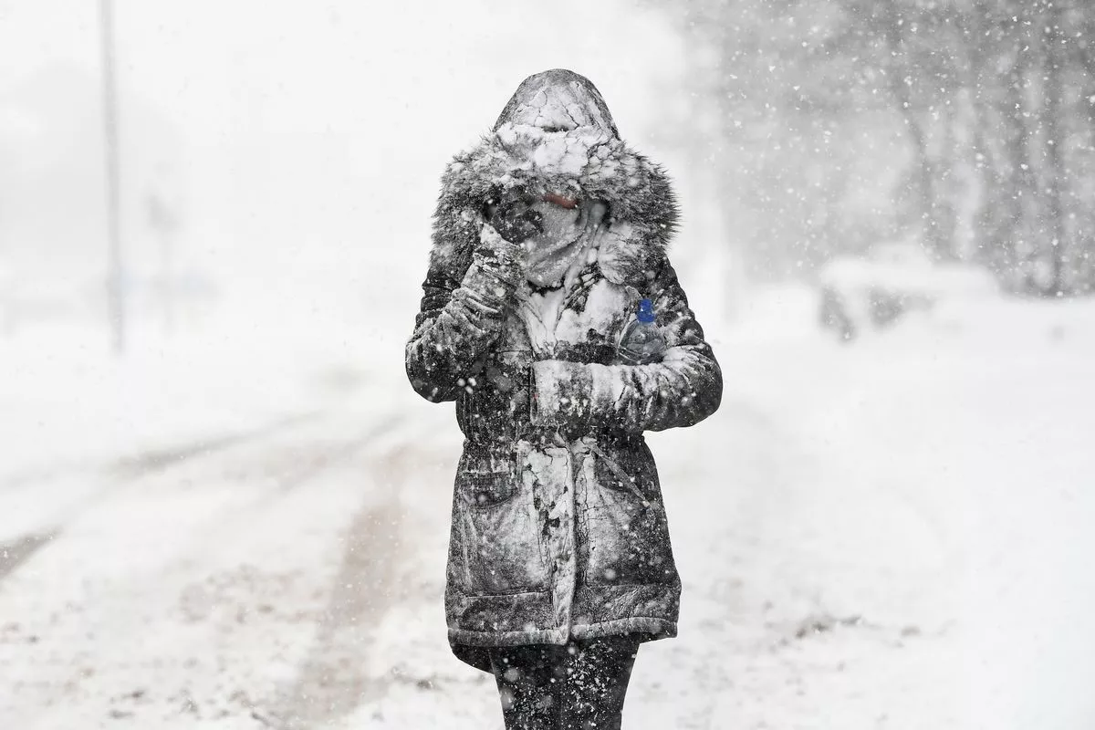 dwp triggers cold weather payments for another 200000 people