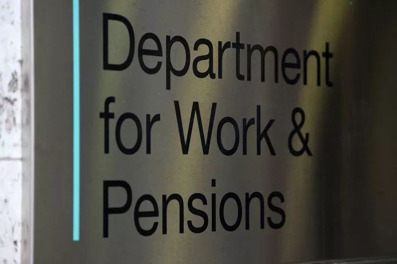 dwp benefit claimants bonus payments